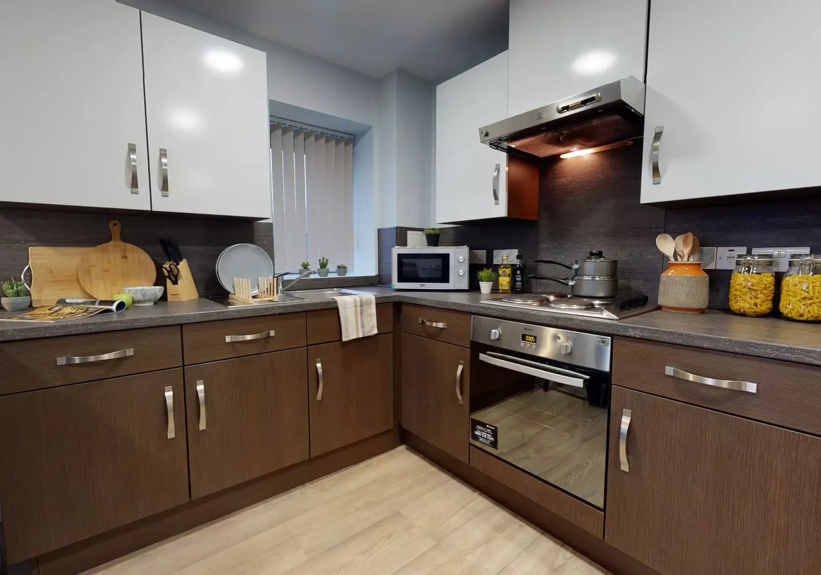 Gold En Suite - image 7
