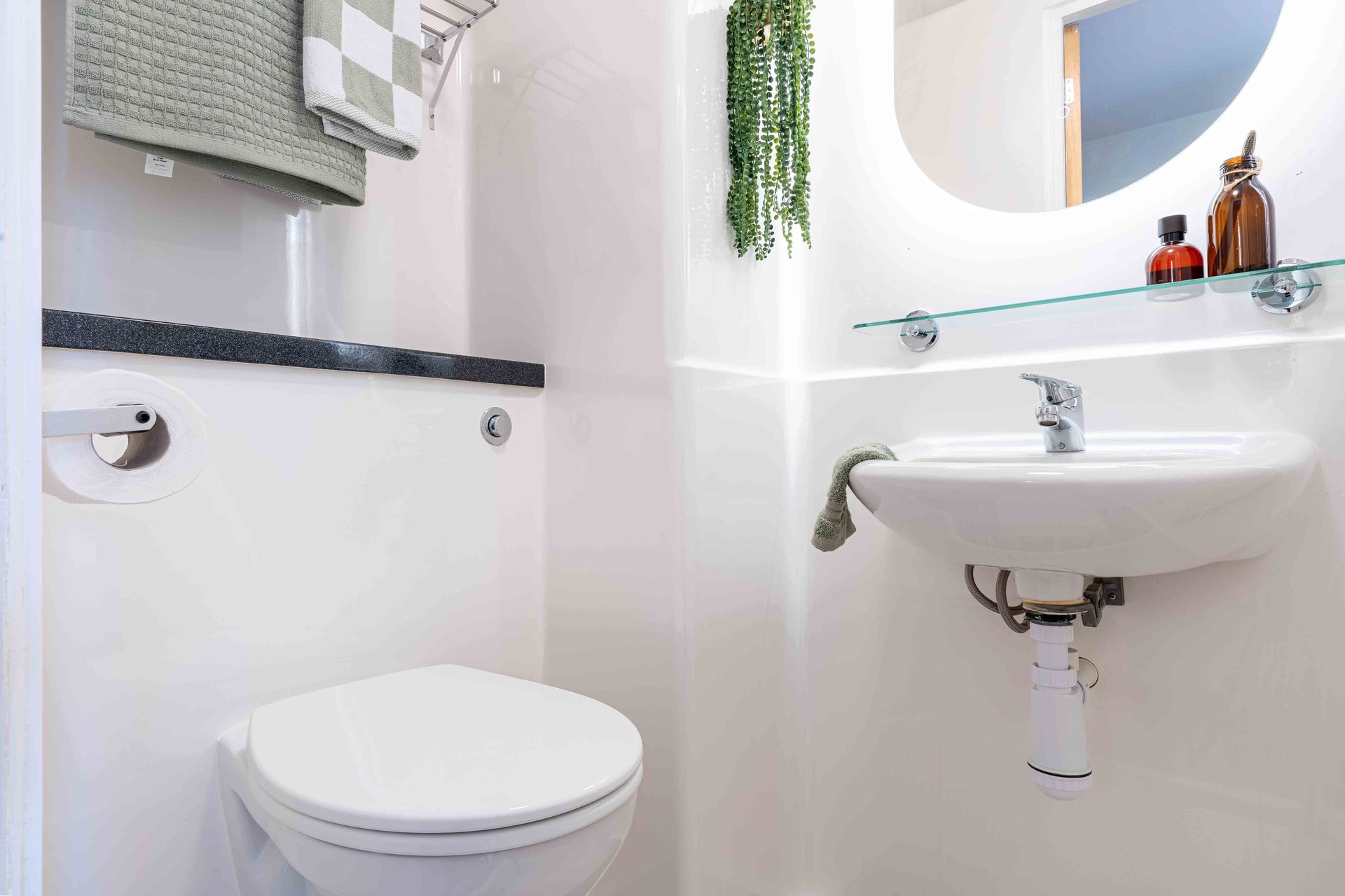 Gold En Suite Plus - image 8