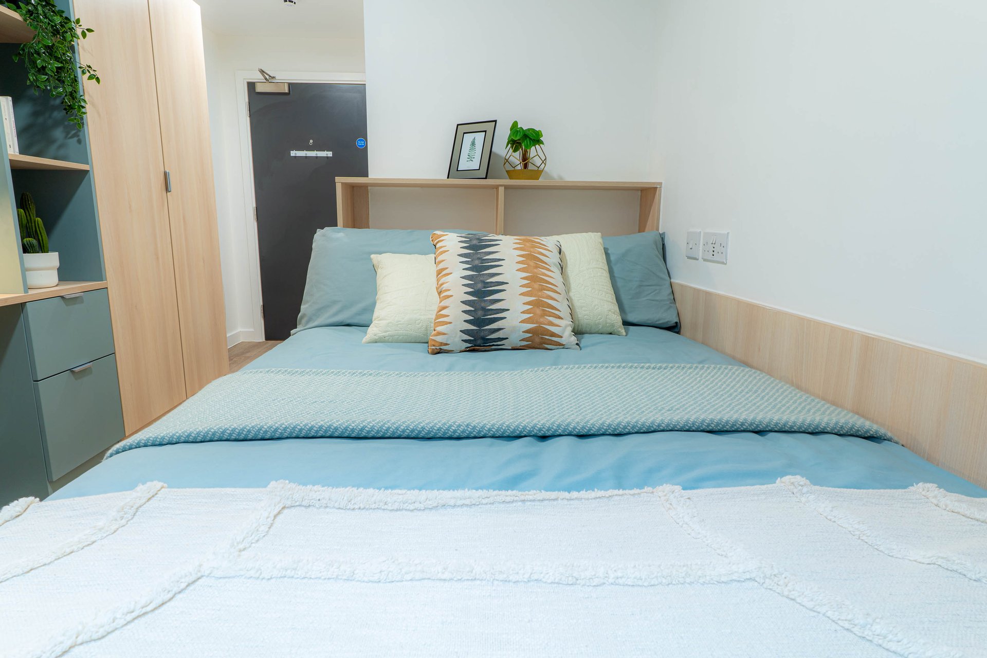 Gold Ensuite - image 8
