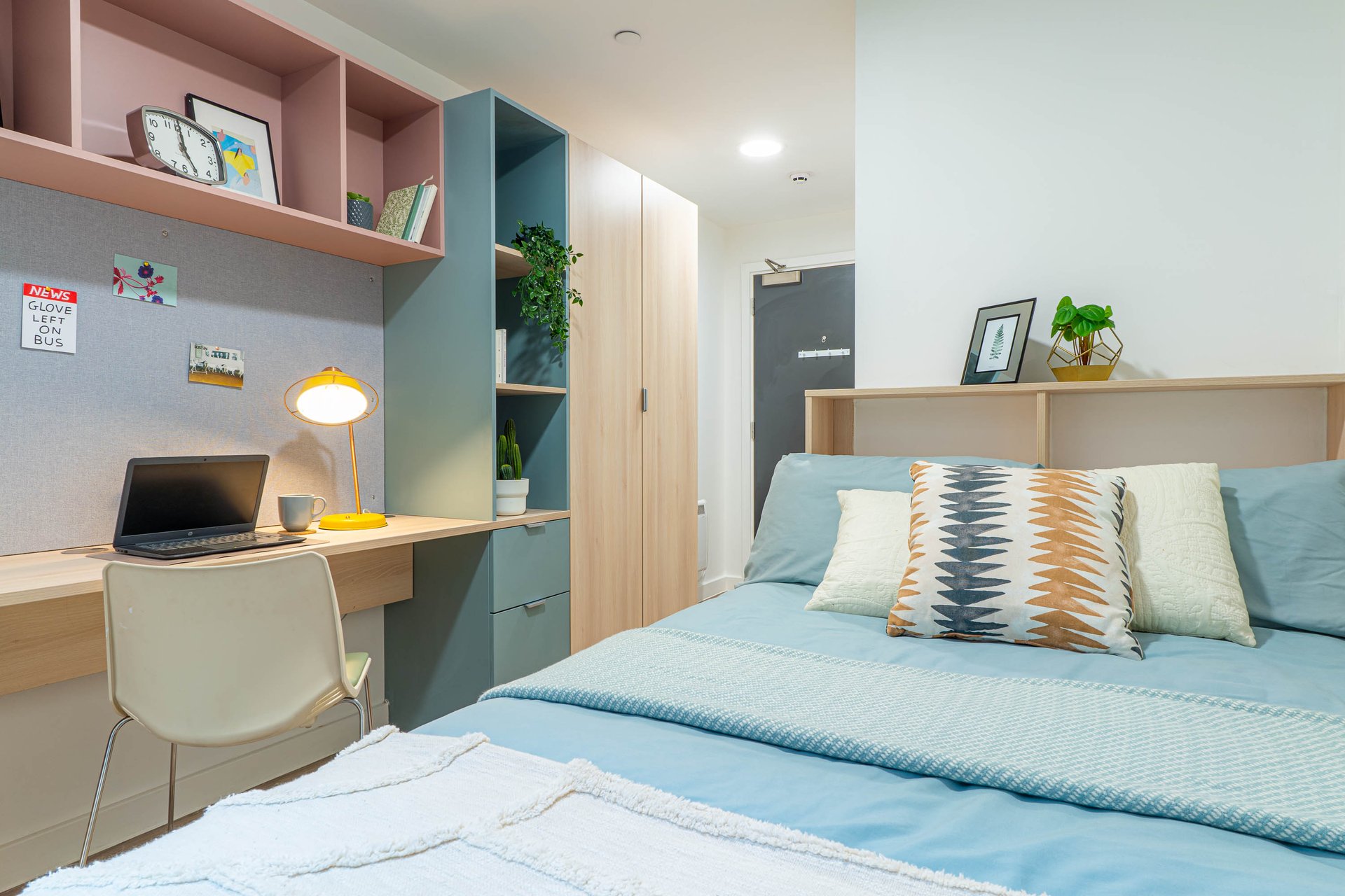 Gold Ensuite - image 9