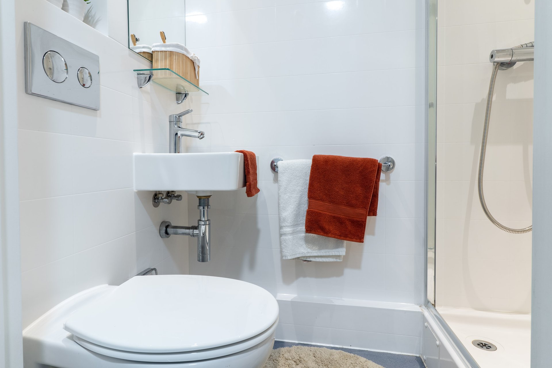 Gold Ensuite - image 12