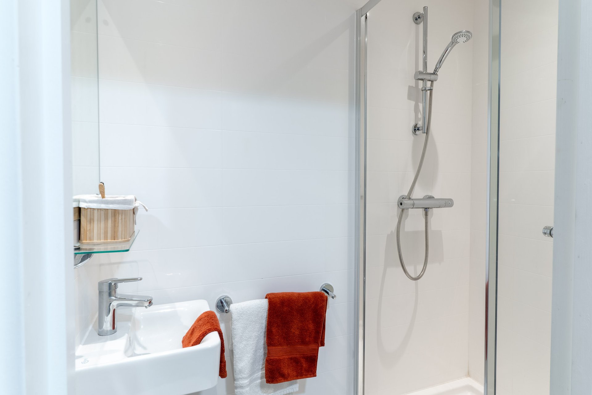 Gold Ensuite - image 13