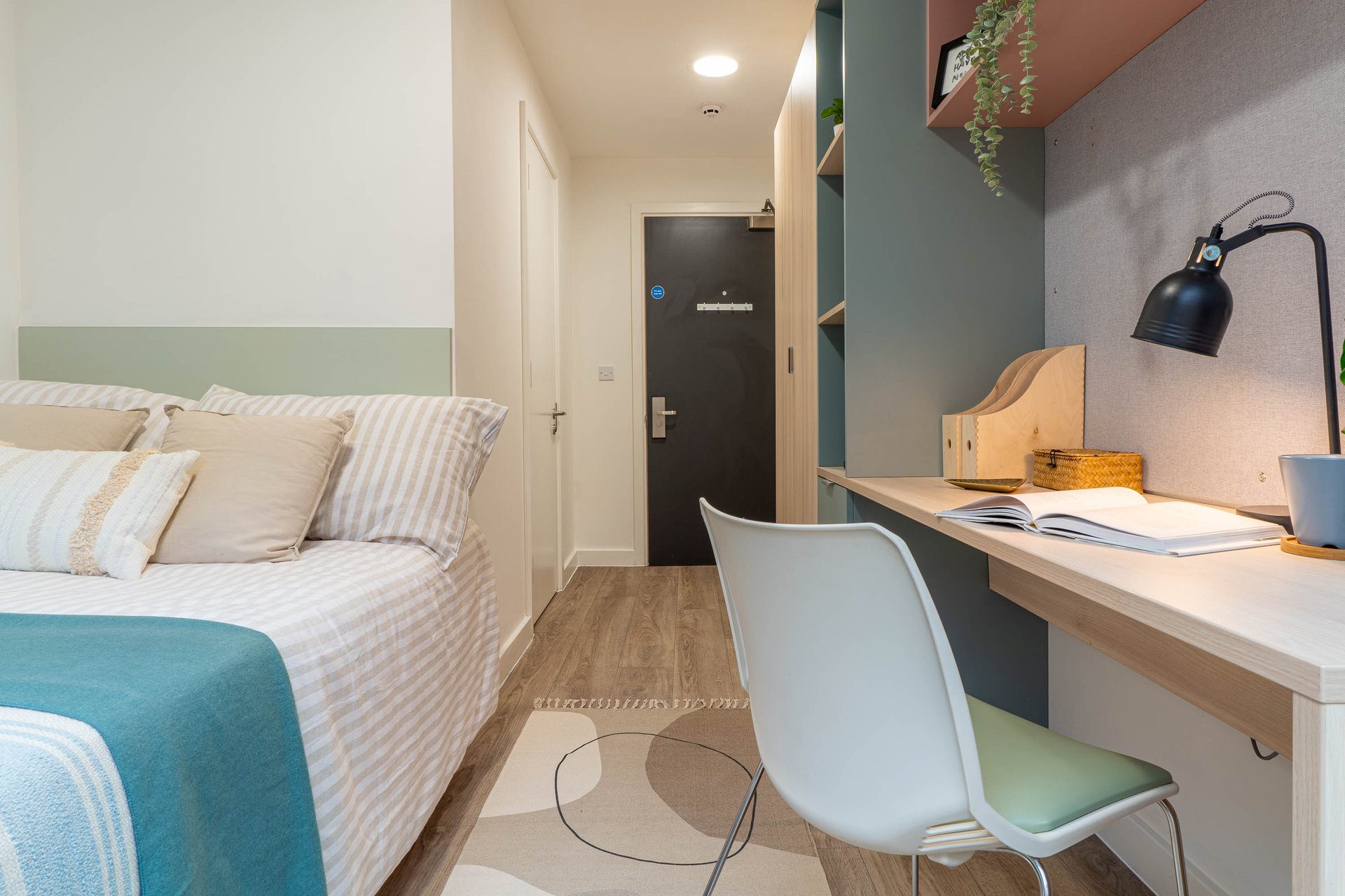Gold Plus Ensuite - image 12