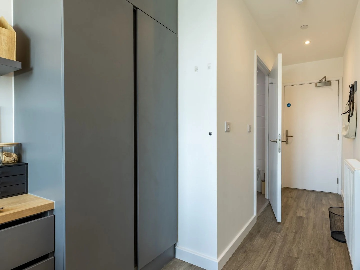 Gold Skyline En Suite - image 7
