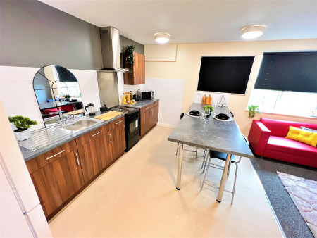 Ground Floor Deluxe En-Suite - image 8