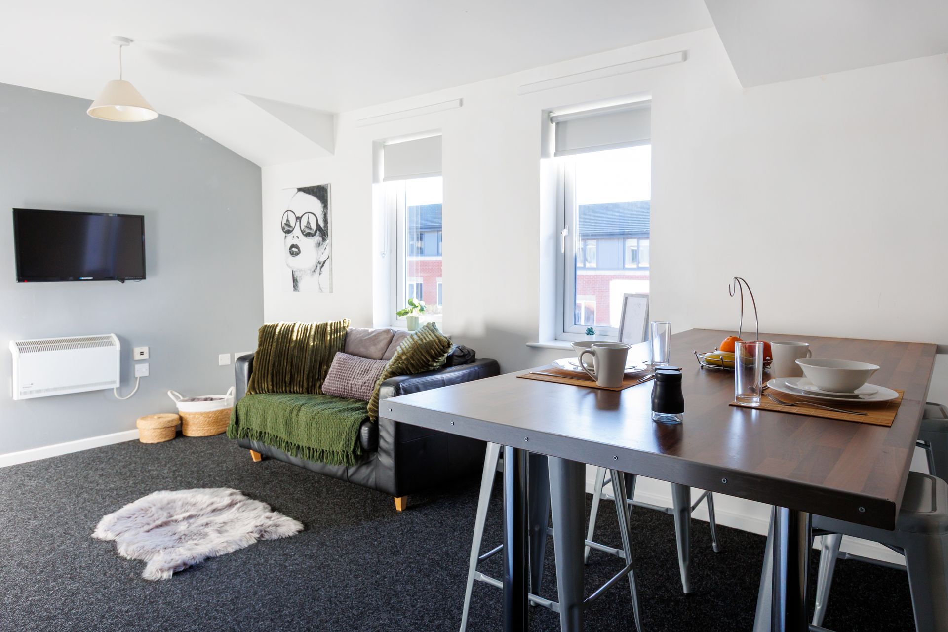 Large 2 bed Apartment - image 12