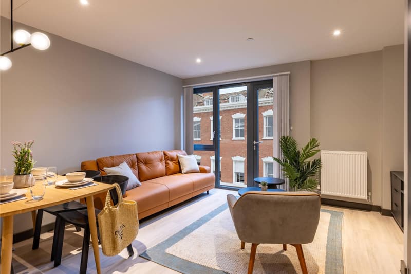 Modern Classic Ensuite - image 10