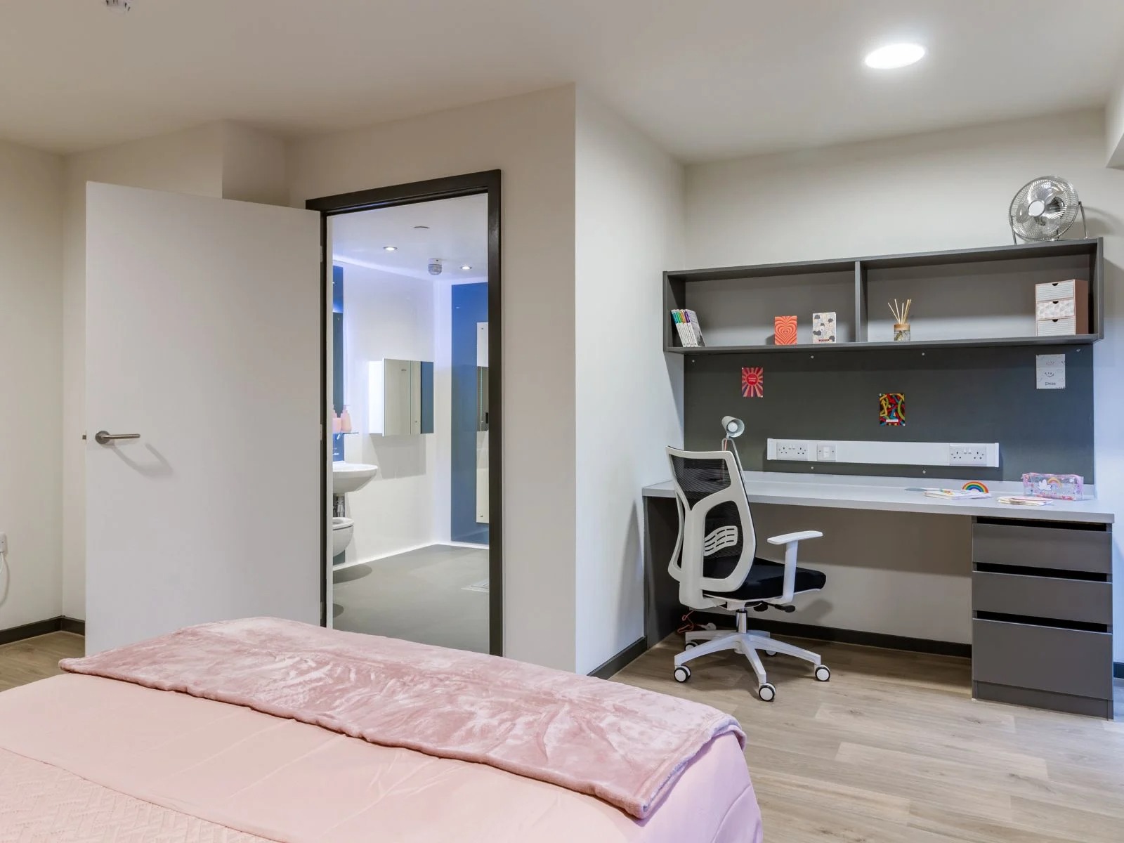 Platinum En Suite - image 8