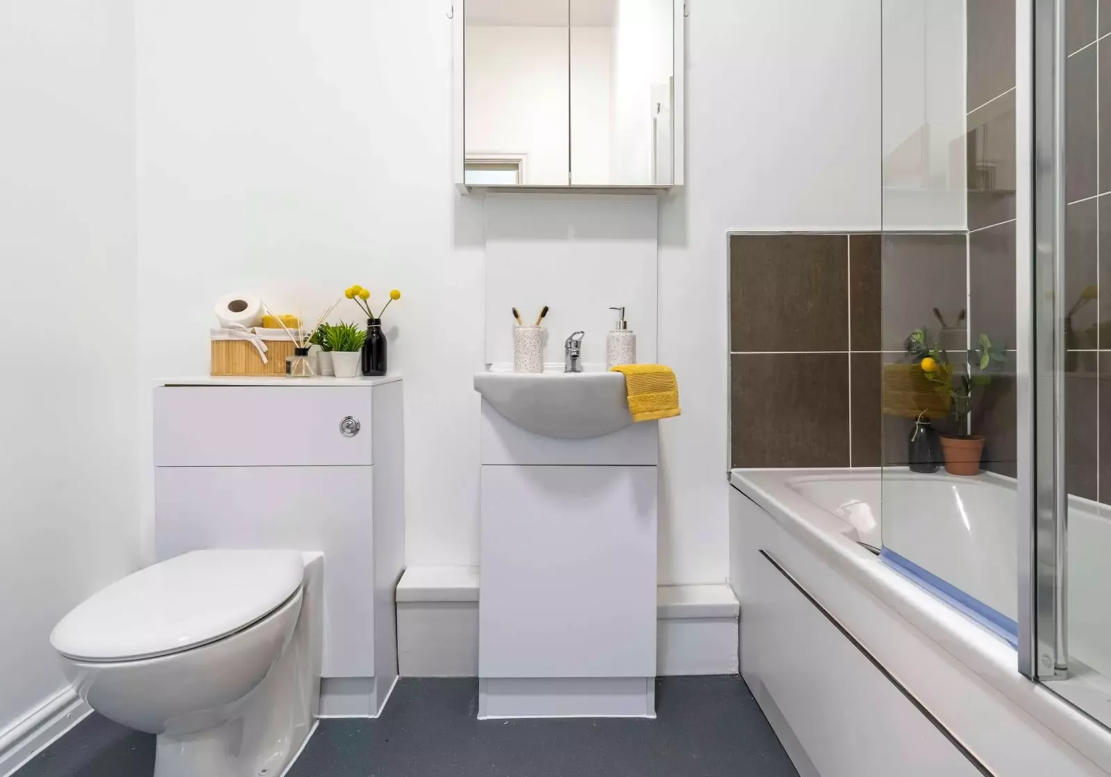 Platinum Two Bed Apartment - image 7