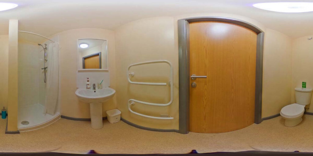 Premier En-Suite, London House - image 11