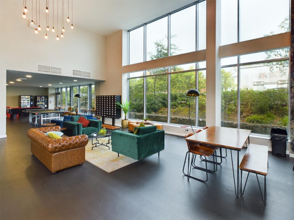 Premier Luxe Studio - image 8