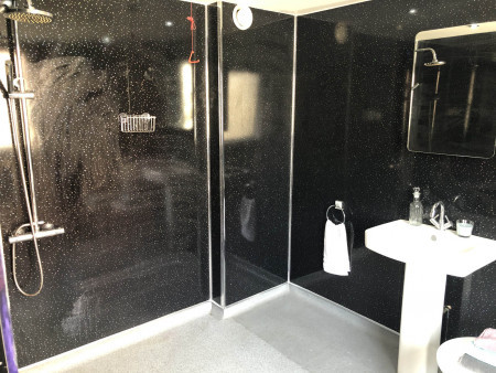 Premier Wet Room En-Suite - image 7