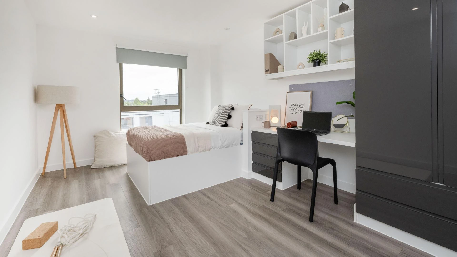 Luxe En-suite - image 2