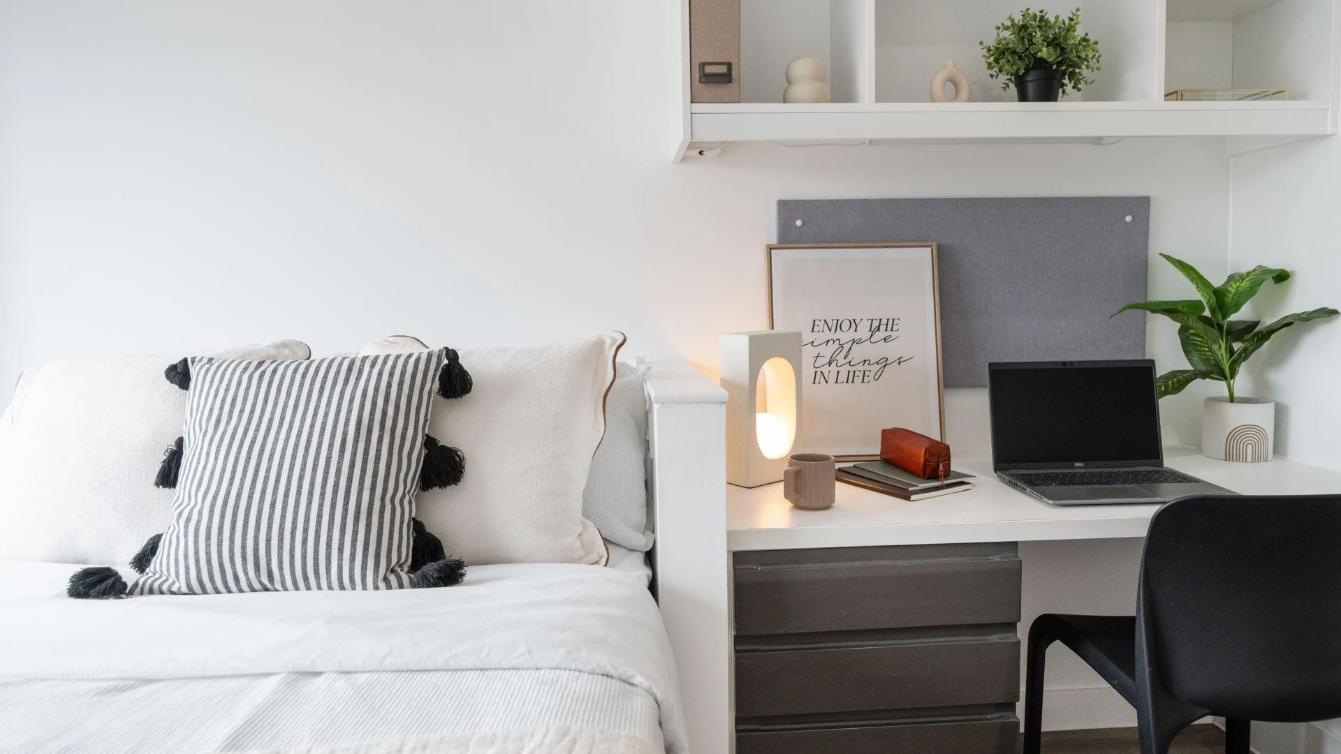 Luxe En-suite - image 3