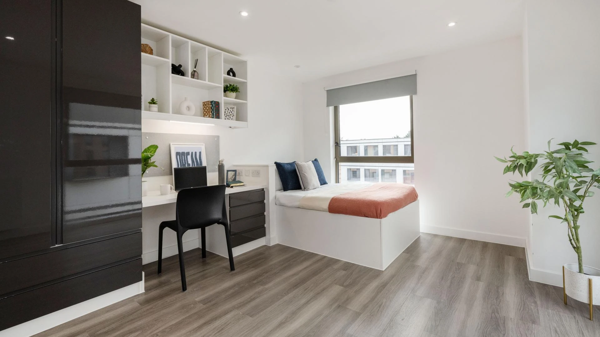Elite En-suite - image 4