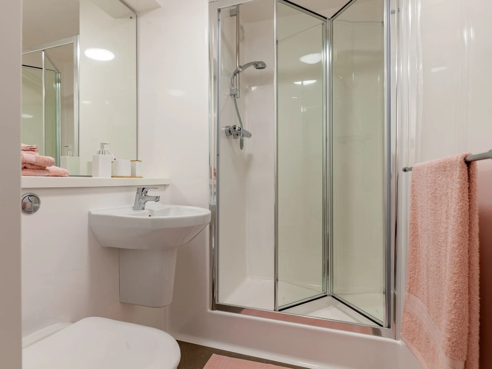 Premium En-Suite - image 7