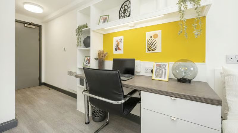 Premium Ensuite - image 8