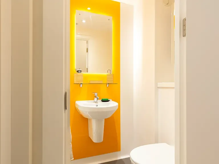 Premium Ensuite - image 7