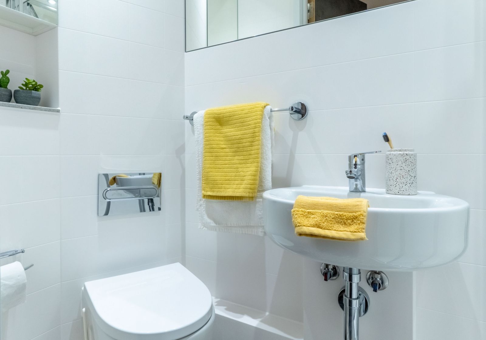 Silver Ensuite - image 7