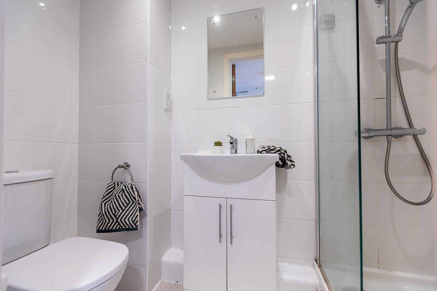 Premium Ensuite - image 9