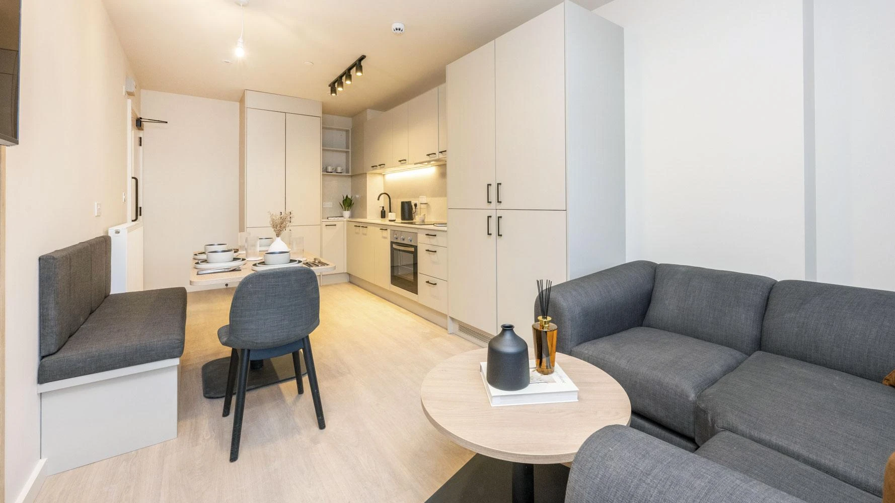 Premium Ensuite - image 9