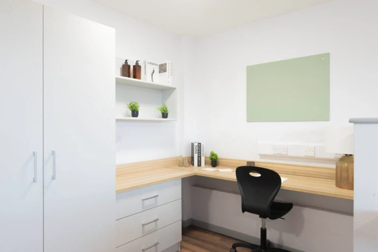 Marshall Court - Premium Studio - image 7