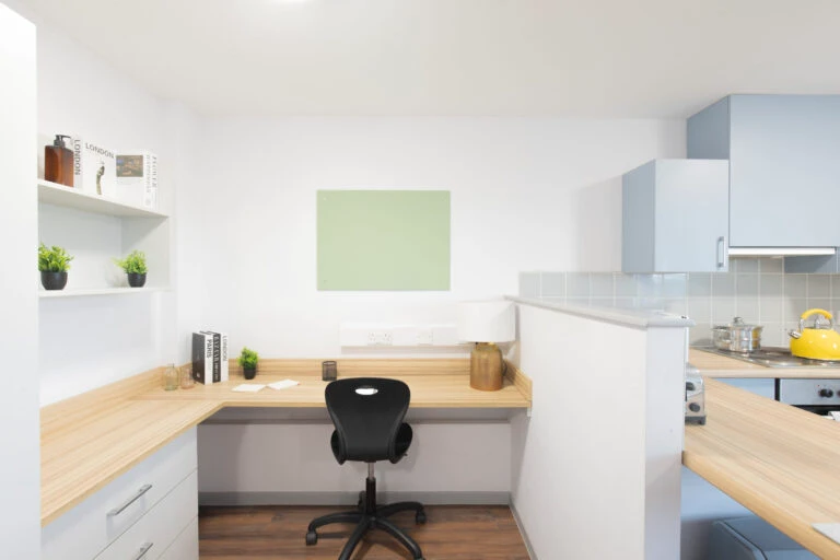 Marshall Court - Premium Studio - image 8