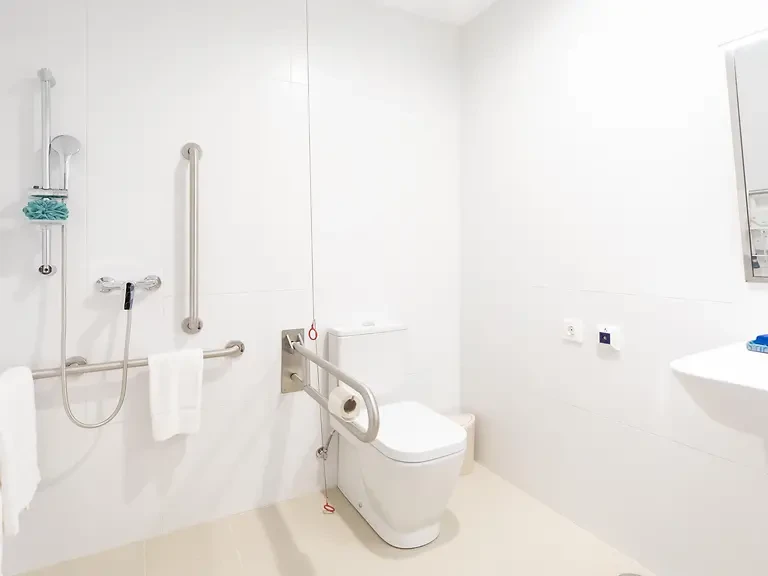 Premium Single with Kitchen (PMR) - image 9