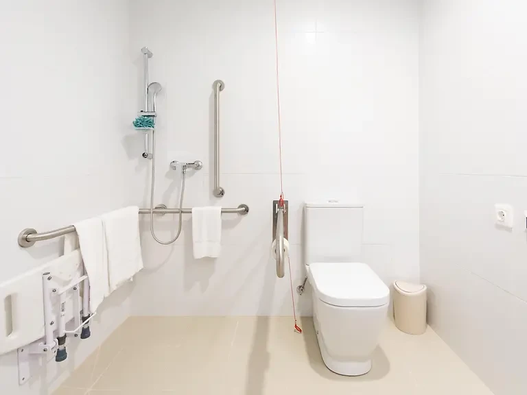 Premium Single with Kitchen (PMR) - image 10
