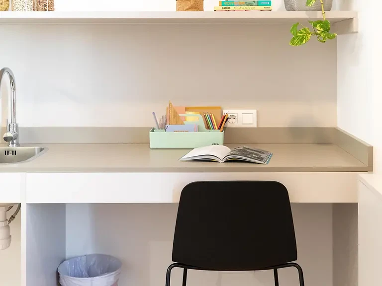 Premium Single with Kitchen (PMR) - image 8