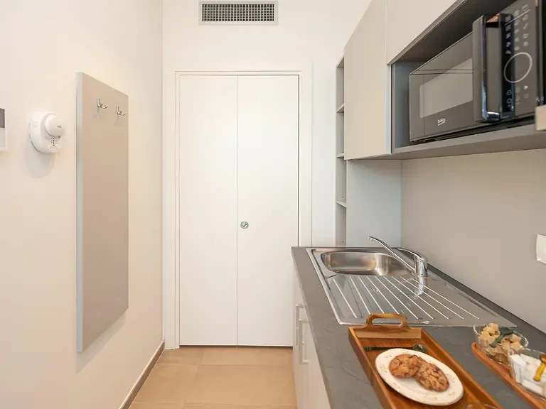 Premium Studio Courtyard View - image 12
