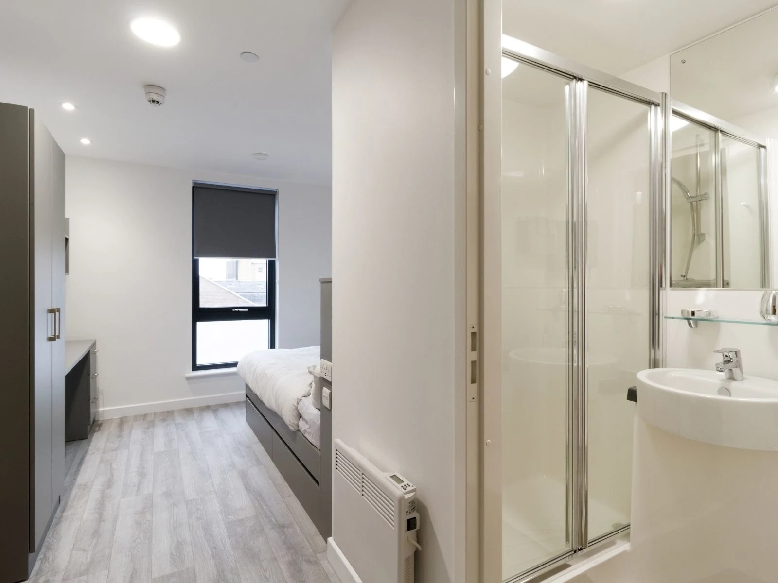 Sky View Plus En Suite - image 7