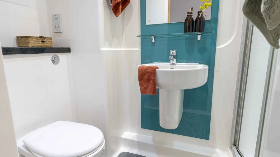 Saver En Suite - image 9