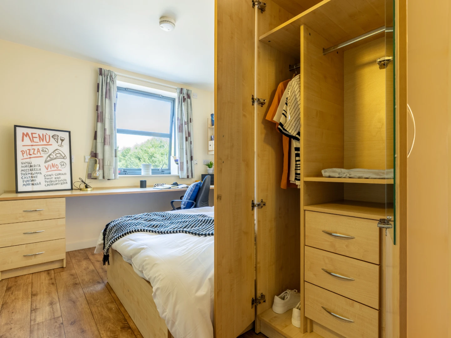 Silver En Suite - image 9
