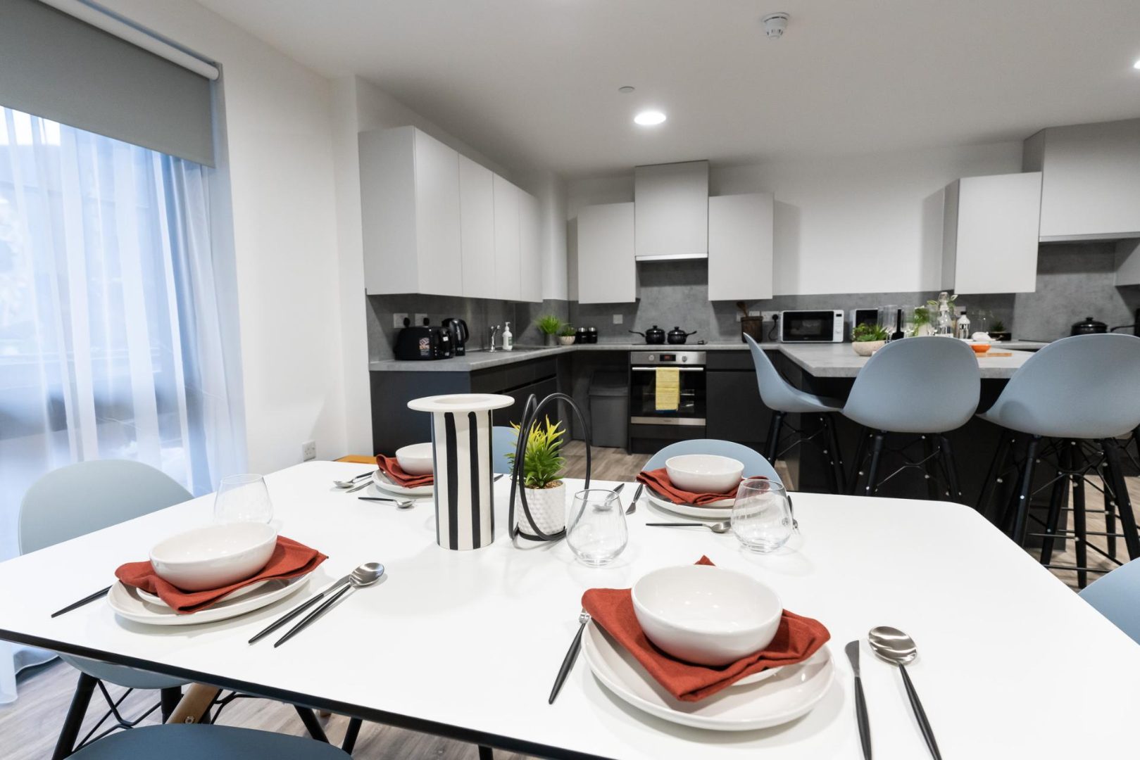 Silver En Suite - image 8