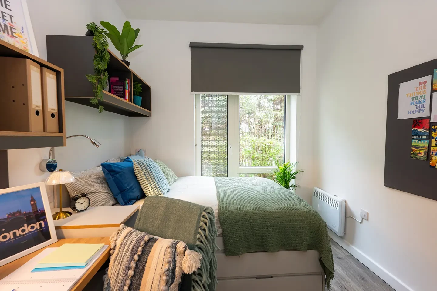 Silver Ensuite - image 7