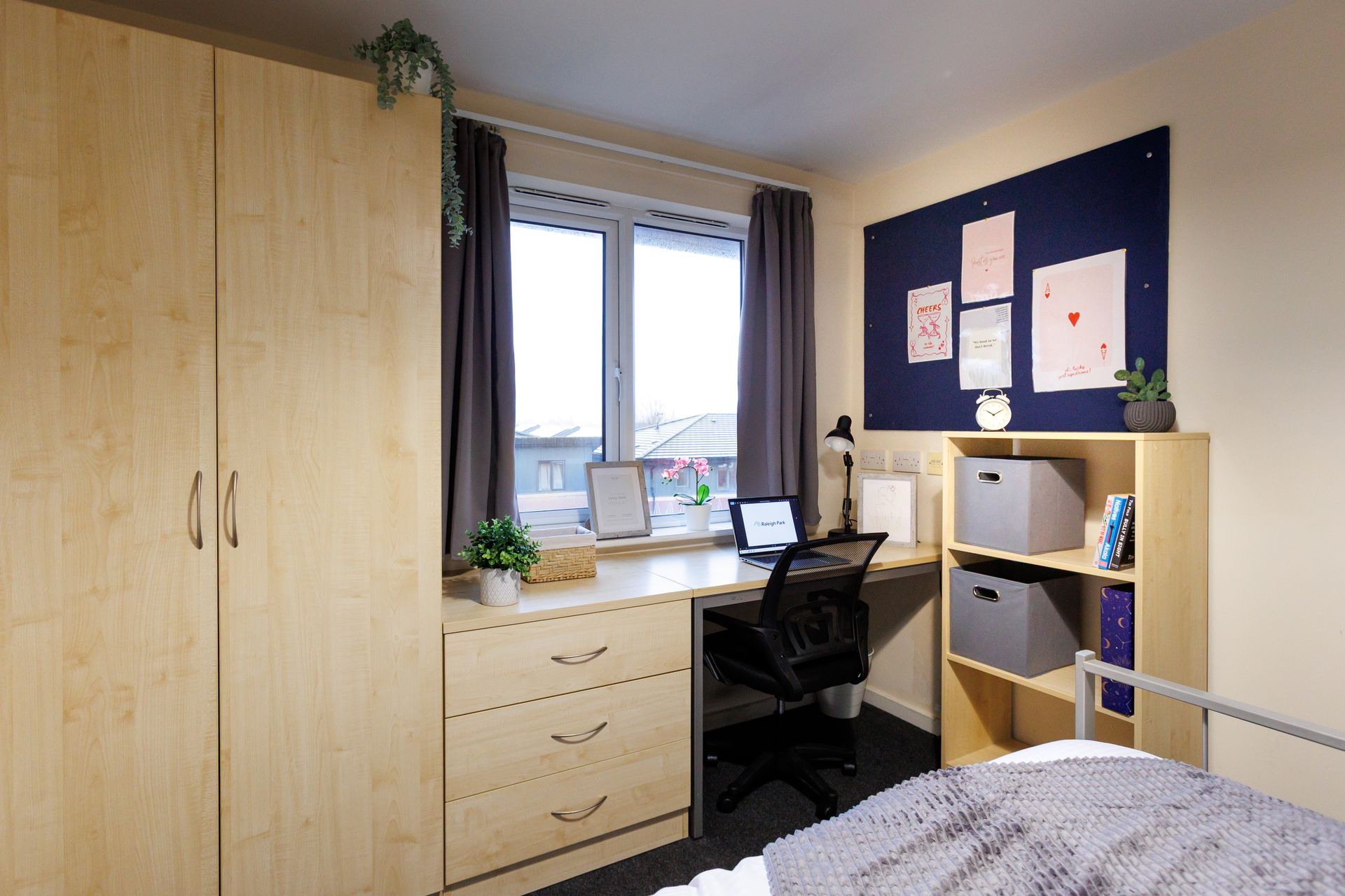Silver Ensuite - image 17