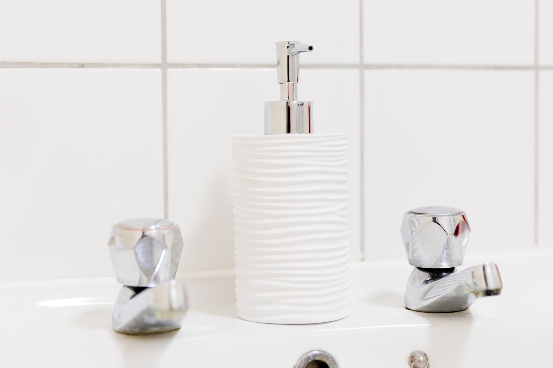 Silver Ensuite - image 14