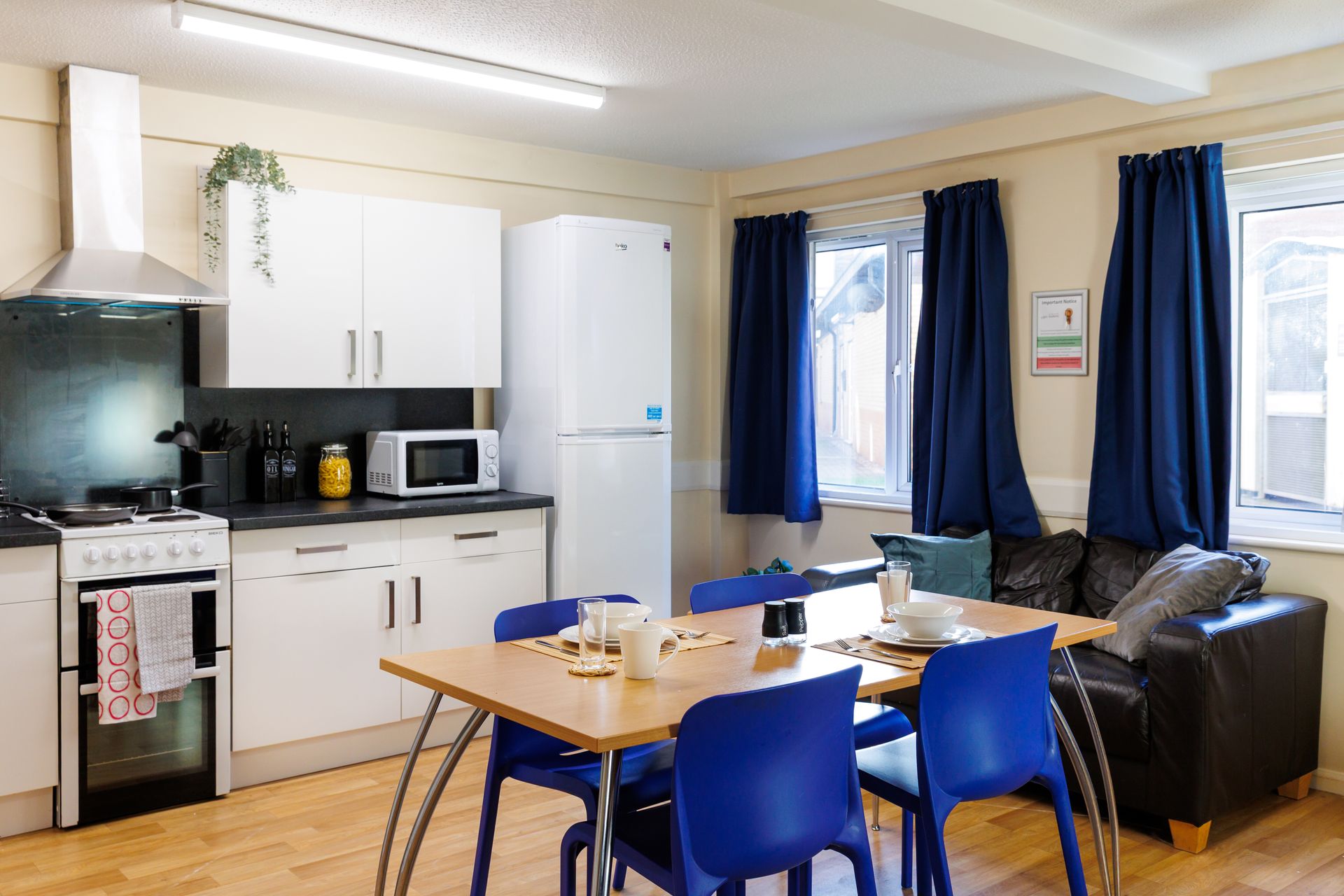 Silver Ensuite - image 12