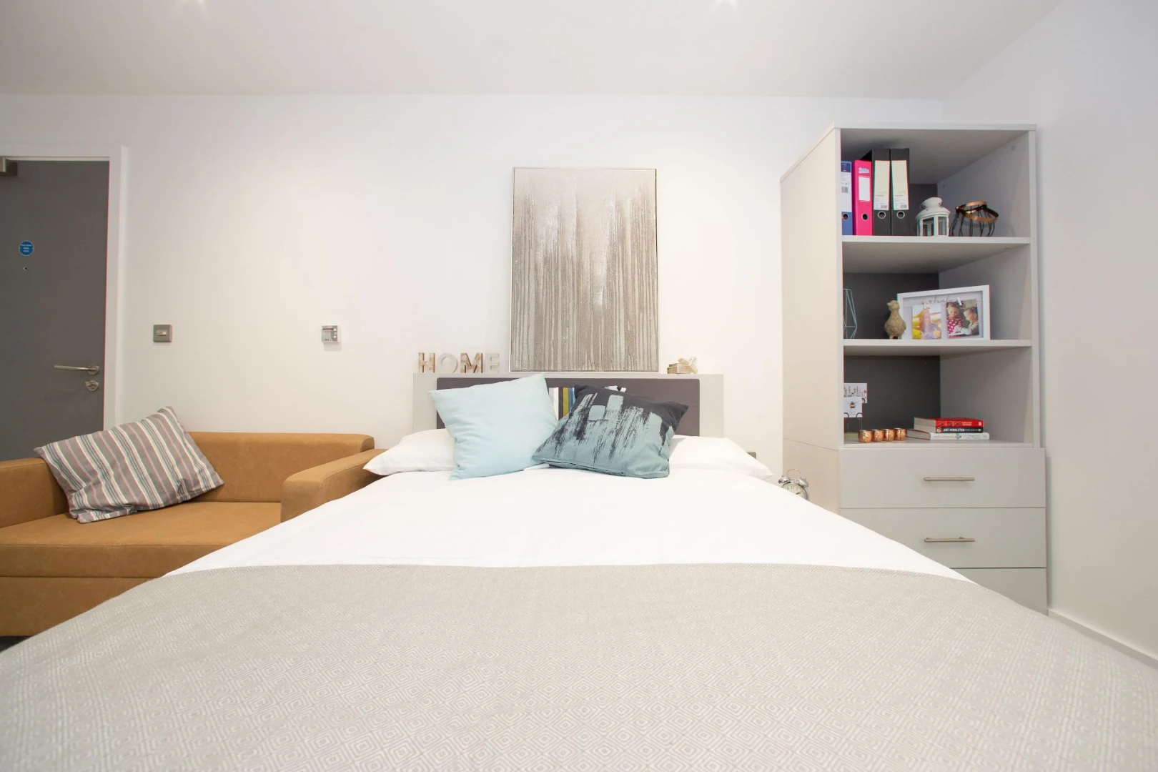 Silver Plus Balcony Studio - image 8