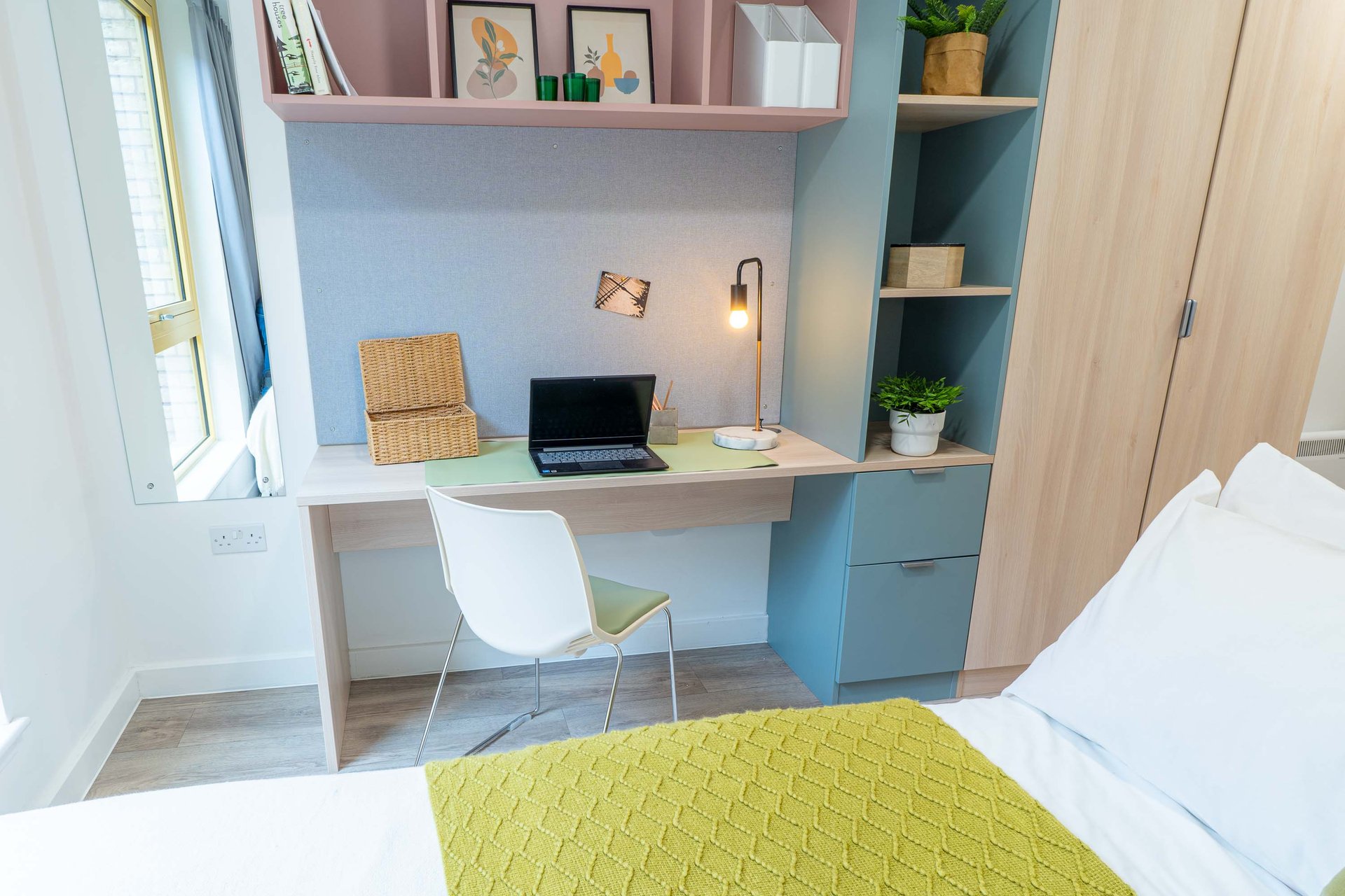 Silver Plus Ensuite - image 12