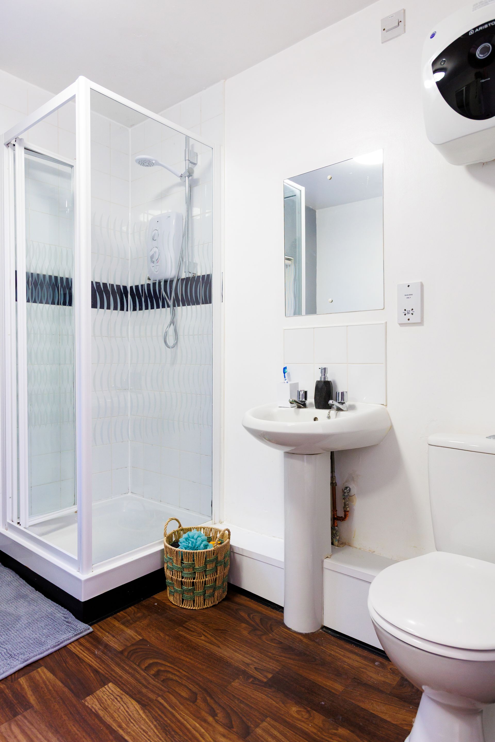 Silver Single Non Ensuite - image 23