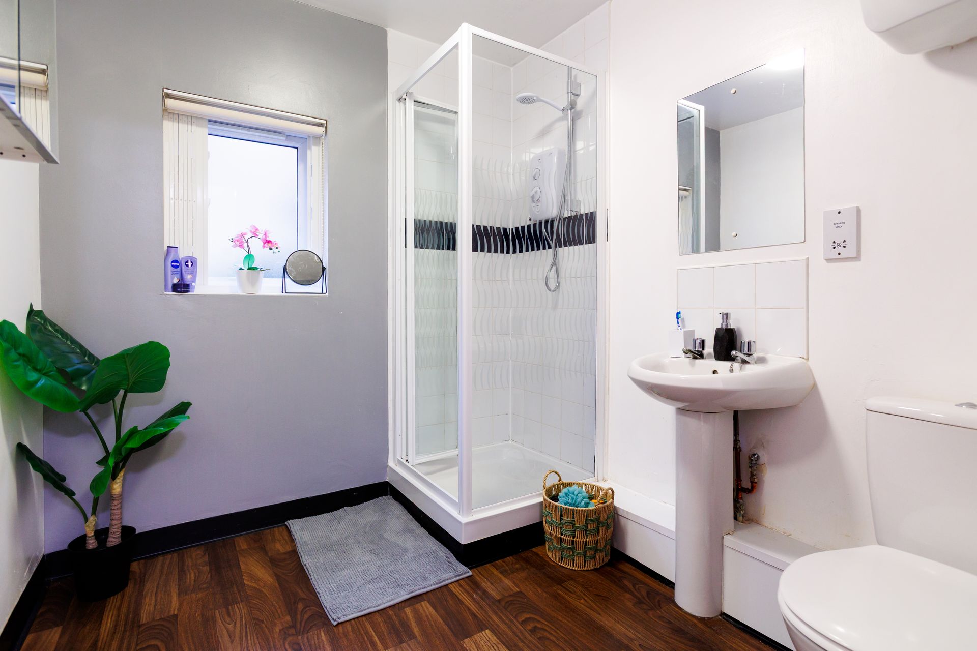 Silver Single Non Ensuite - image 24