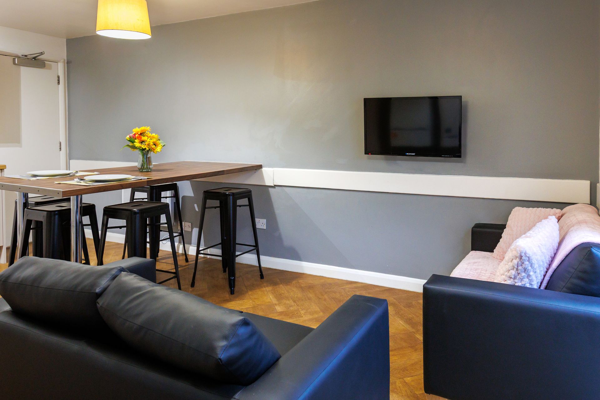 Silver Standard Non Ensuite - image 8