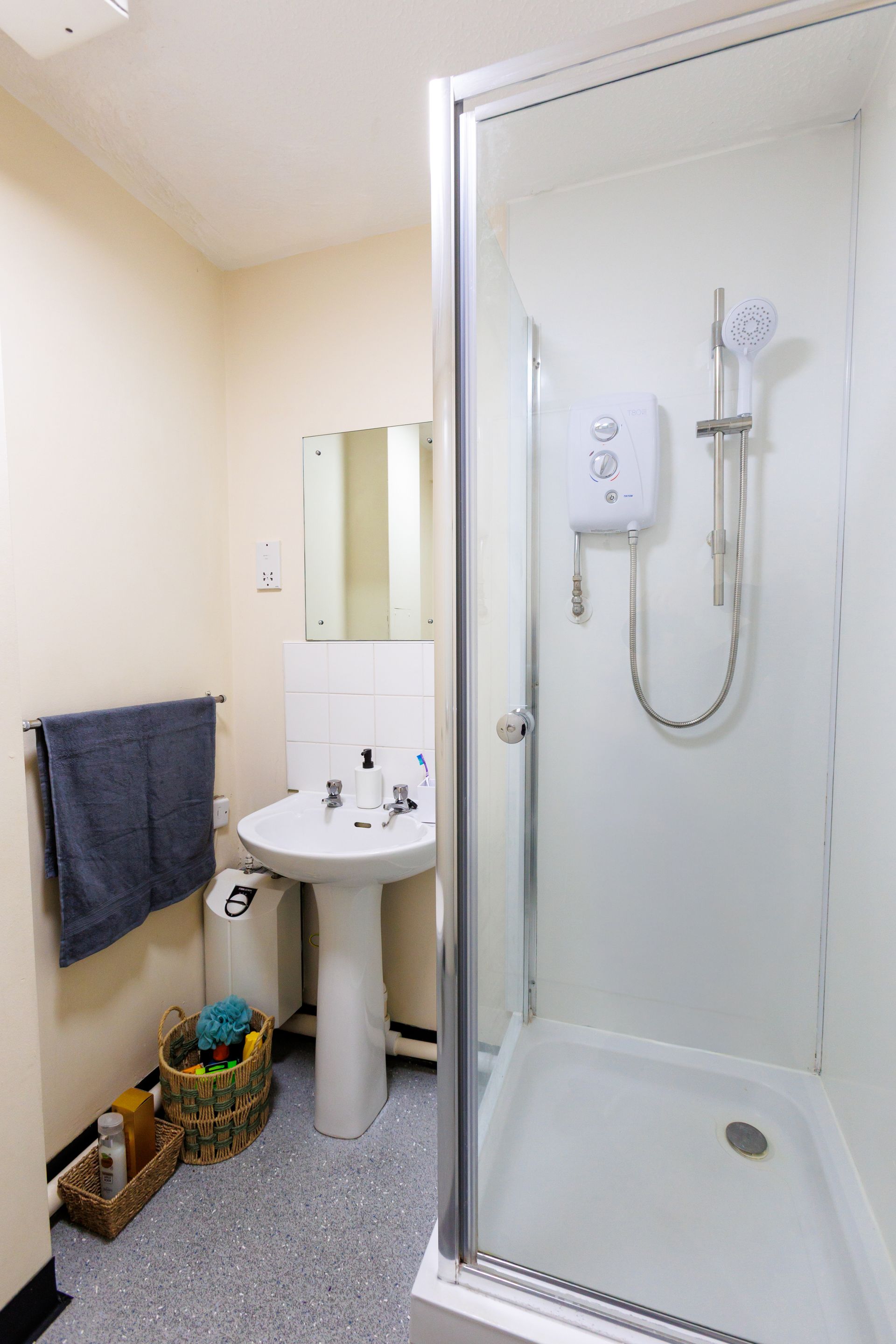 Essential Standard Non Ensuite - image 13