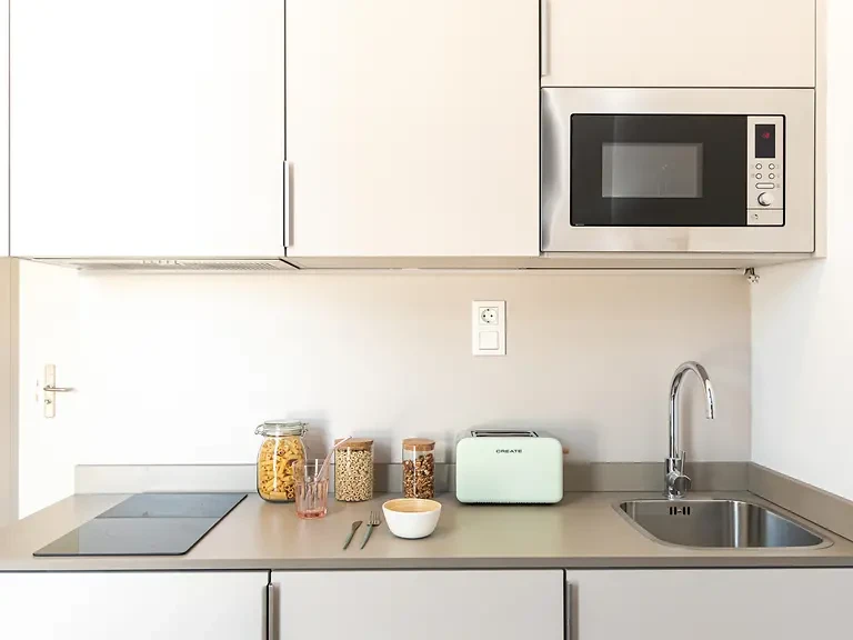 Single Superior with Kitchen & Balcony - image 7