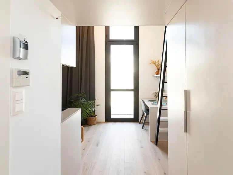 Single Superior with Kitchen & Balcony - image 9