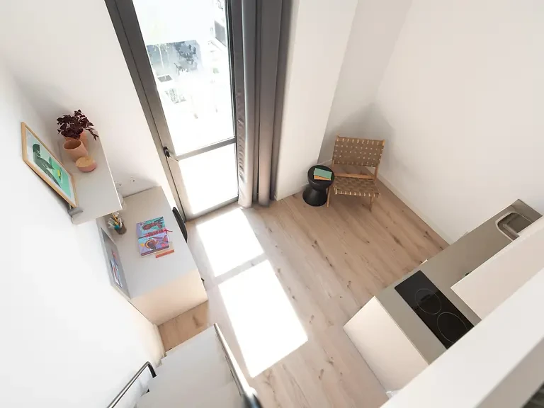 Single with Kitchen - image 8