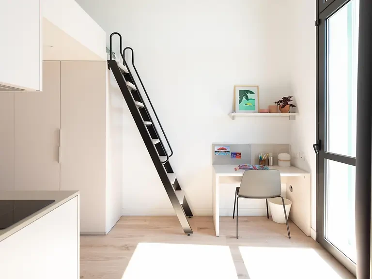 Single with Kitchen & Balcony - image 7