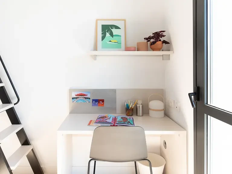 Single with Kitchen & Balcony - image 9